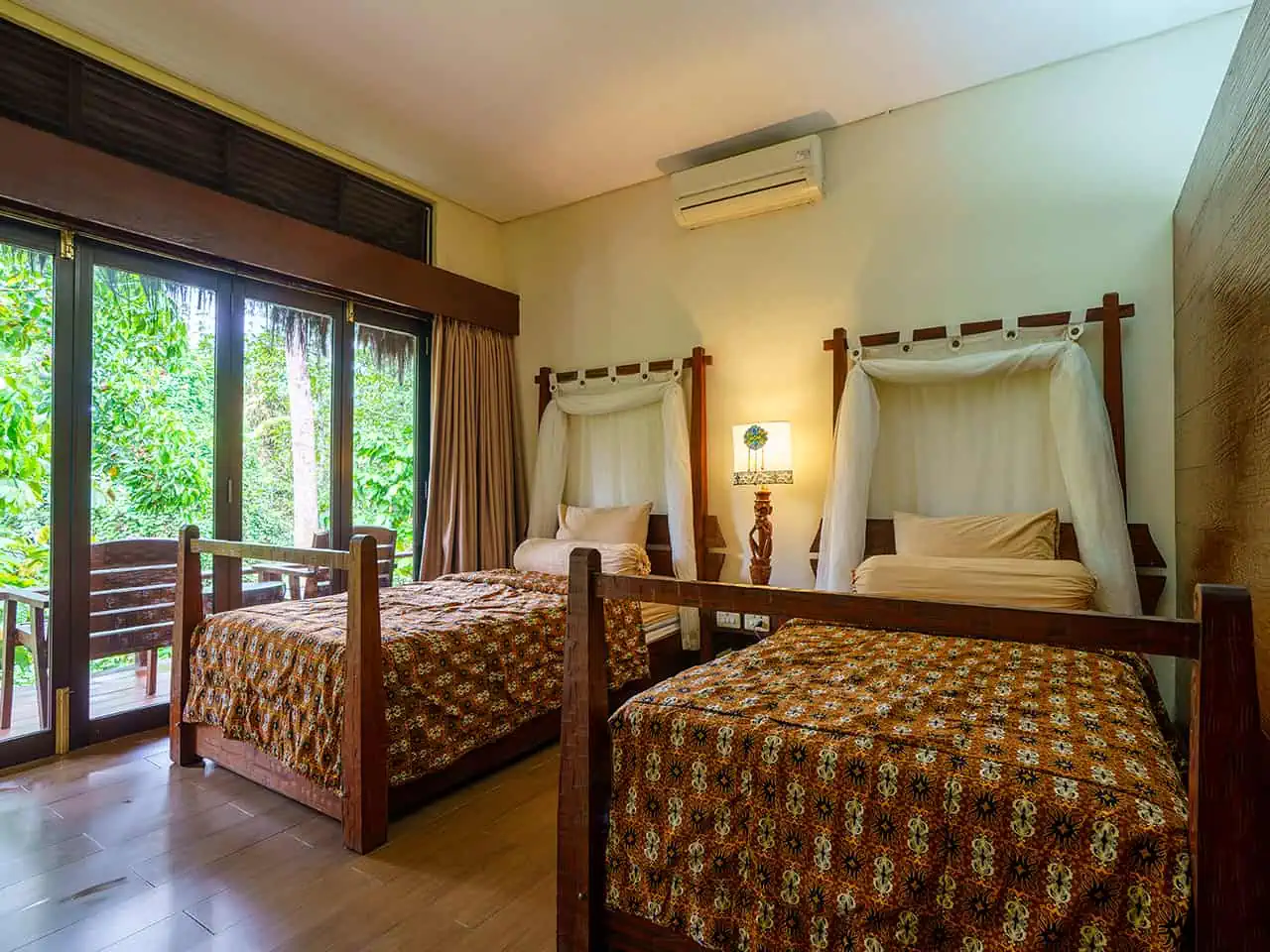 Accommodation & Location